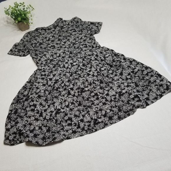 Kimchi Blue Dresses & Skirts - Kimchi Blue Size Small Short Sleeve Dress EE28